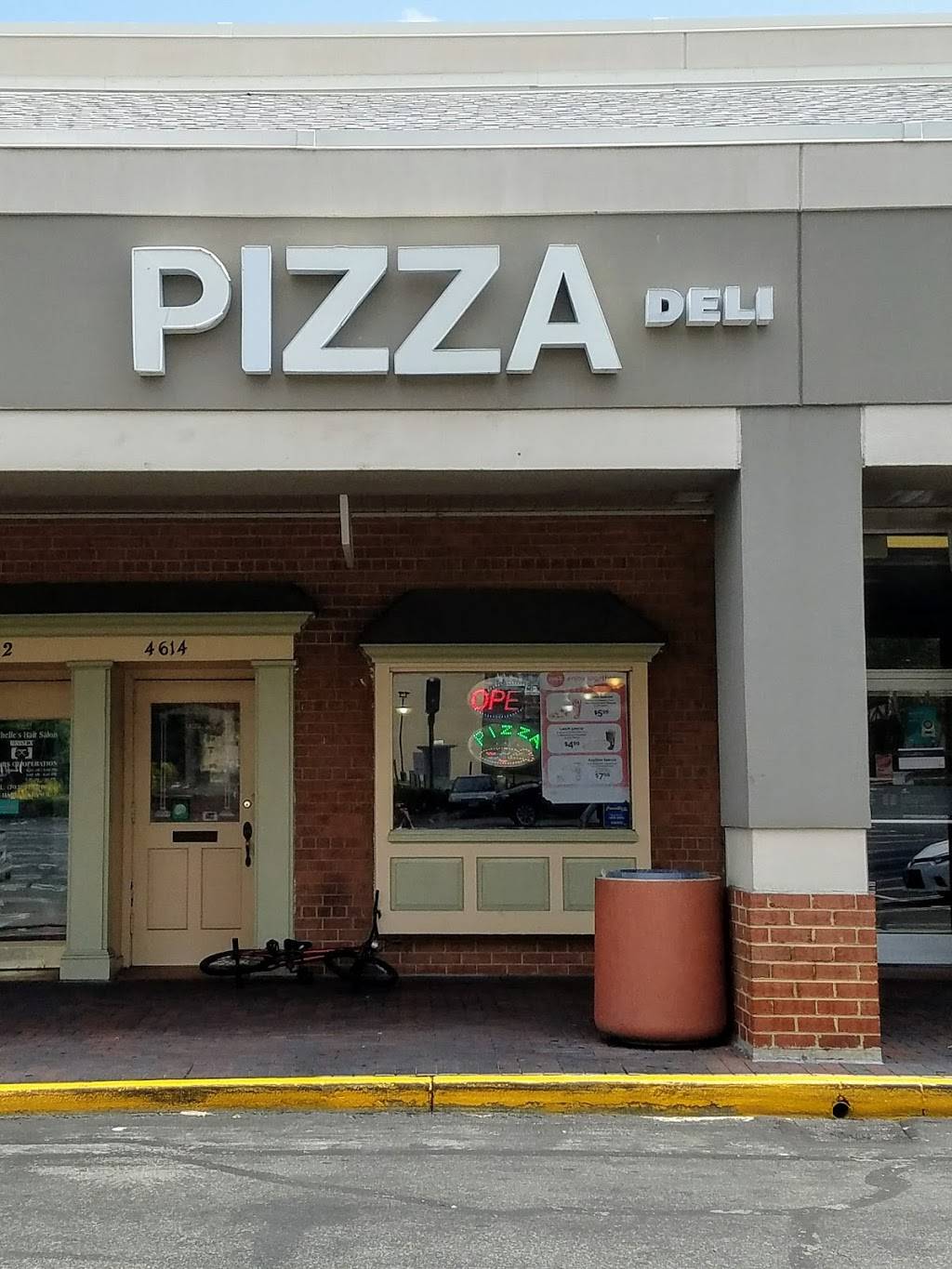 Genova Pizza | restaurant | 4614 Kenmore Ave, Alexandria, VA 22304, USA | 7033708118 OR +1 703-370-8118