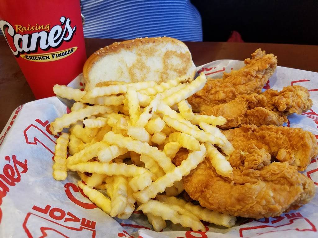 Raising Canes Chicken Fingers | meal takeaway | 3833 FM 1092 Rd, Missouri City, TX 77459, USA | 2814990614 OR +1 281-499-0614