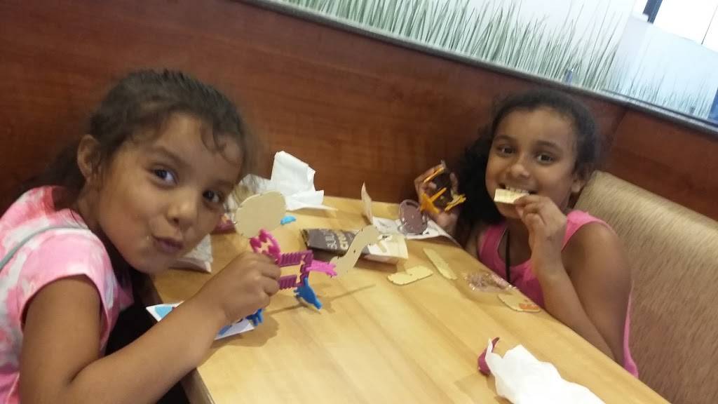 Wendys | restaurant | 108 N Berkeley Blvd, Goldsboro, NC 27534, USA | 9197785269 OR +1 919-778-5269