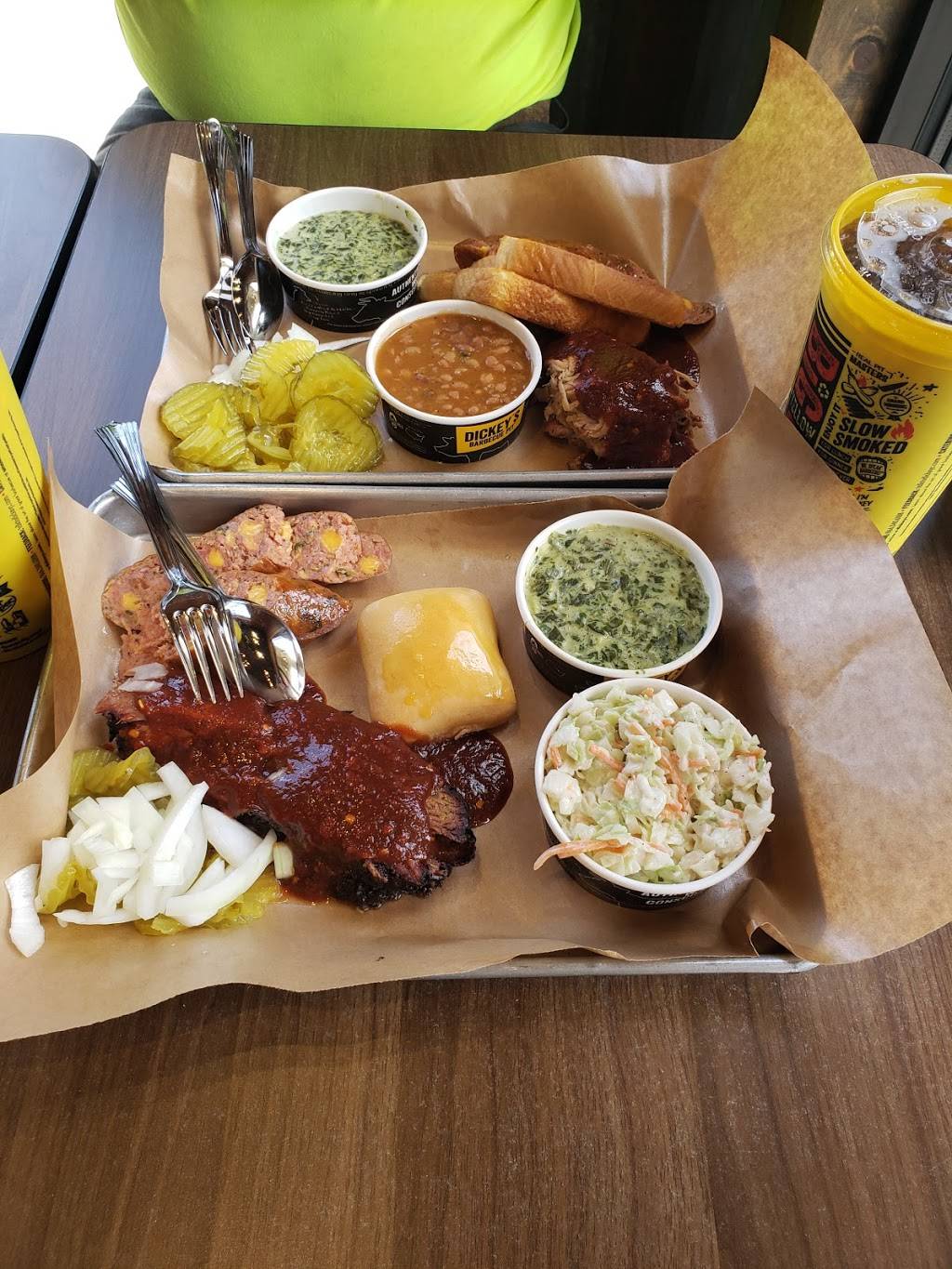 Dickeys Barbecue Pit | restaurant | 3316 W, Grove Dr Ste 4, Fayetteville, AR 72704, USA | 4793136363 OR +1 479-313-6363