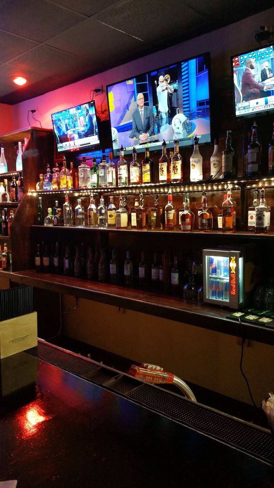 Eagles Point Bar & Grill | restaurant | 1029 N Saginaw Blvd, Saginaw, TX 76179, USA | 8173499387 OR +1 817-349-9387