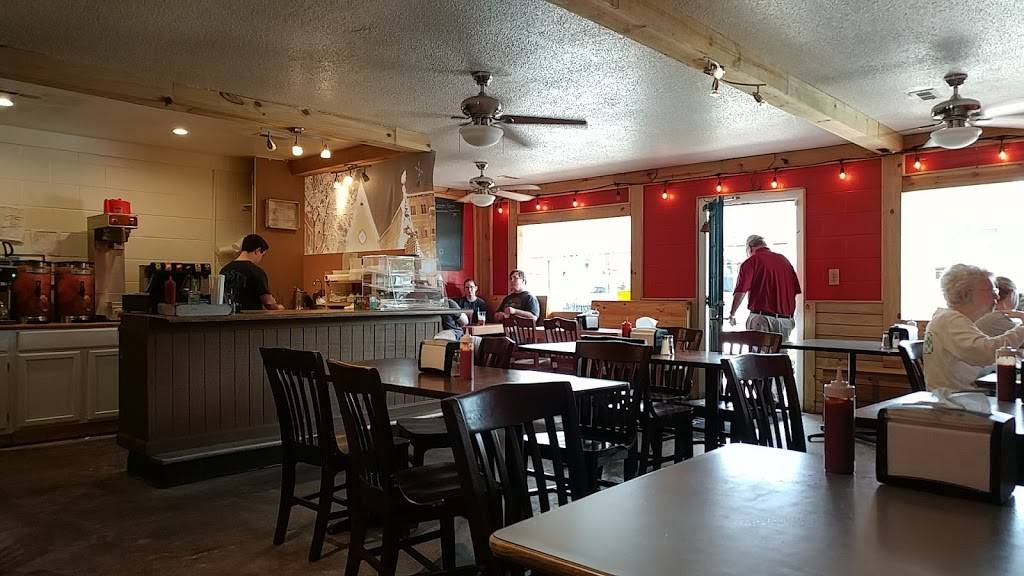 Bentleys at the Outhouse | restaurant | 200 Main St W, Hartselle, AL 35640, USA | 2567545188 OR +1 256-754-5188