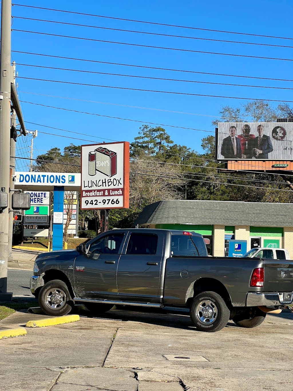 The Lunchbox | restaurant | 295 N Magnolia Dr, Tallahassee, FL 32301, USA | 8509429766 OR +1 850-942-9766