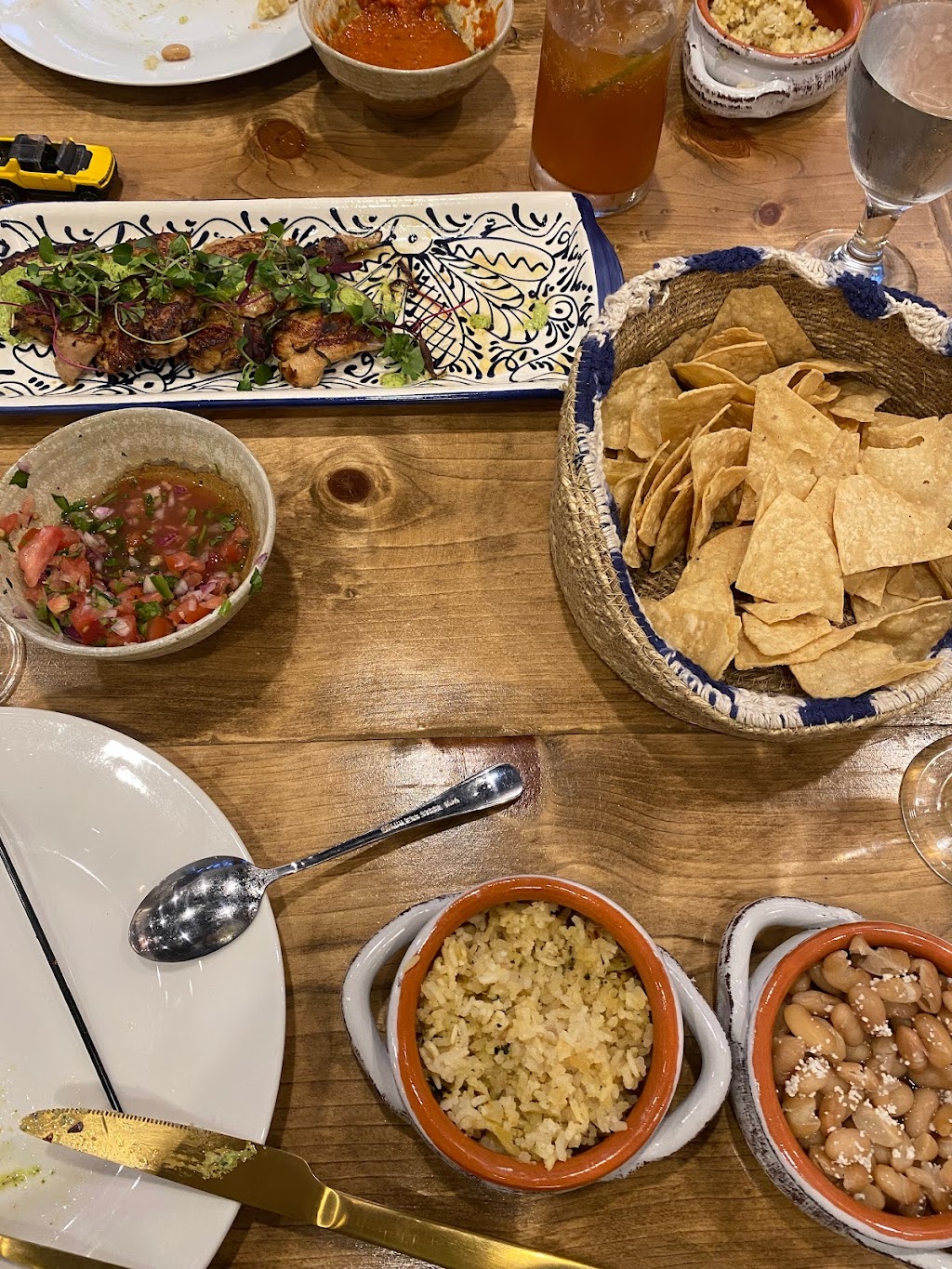 Adriana’s Cocina | restaurant | 32140 Temecula Pkwy #102, Temecula, CA 92592, USA | 9513031016 OR +1 951-303-1016