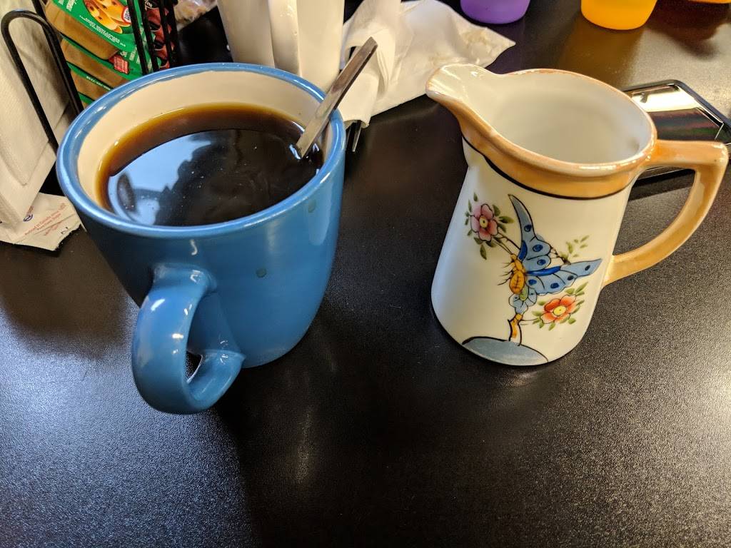 Kerrys St. James St. Eatery | restaurant | 10 St James St S, Waterford, ON N0E 1Y0, Canada | 5194434000 OR +1 519-443-4000