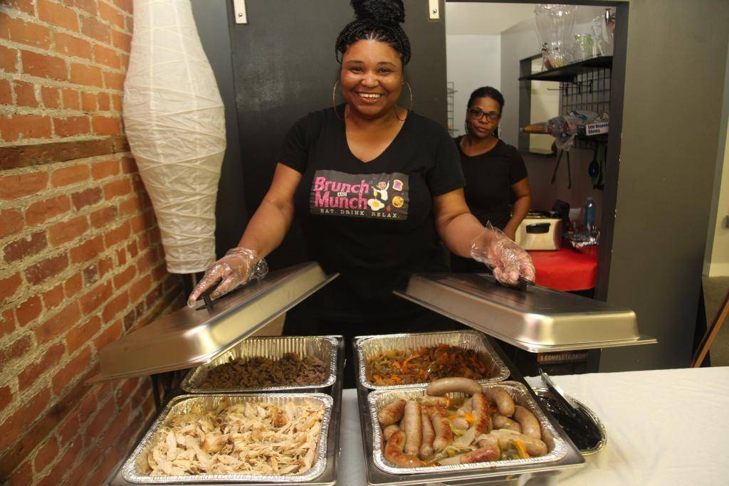 Brunch and Munch | restaurant | 8208 Honeytree Blvd, Canton, MI 48187, USA | 3138882760 OR +1 313-888-2760