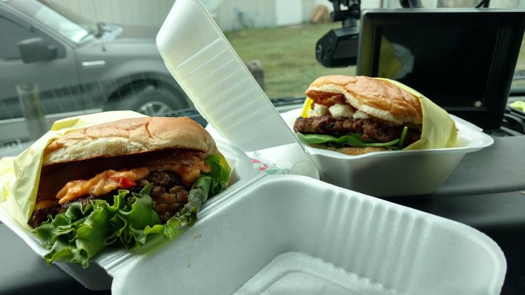 Willy Burger | restaurant | 5535 Calder Ave, Beaumont, TX 77706, USA | 4098923400 OR +1 409-892-3400