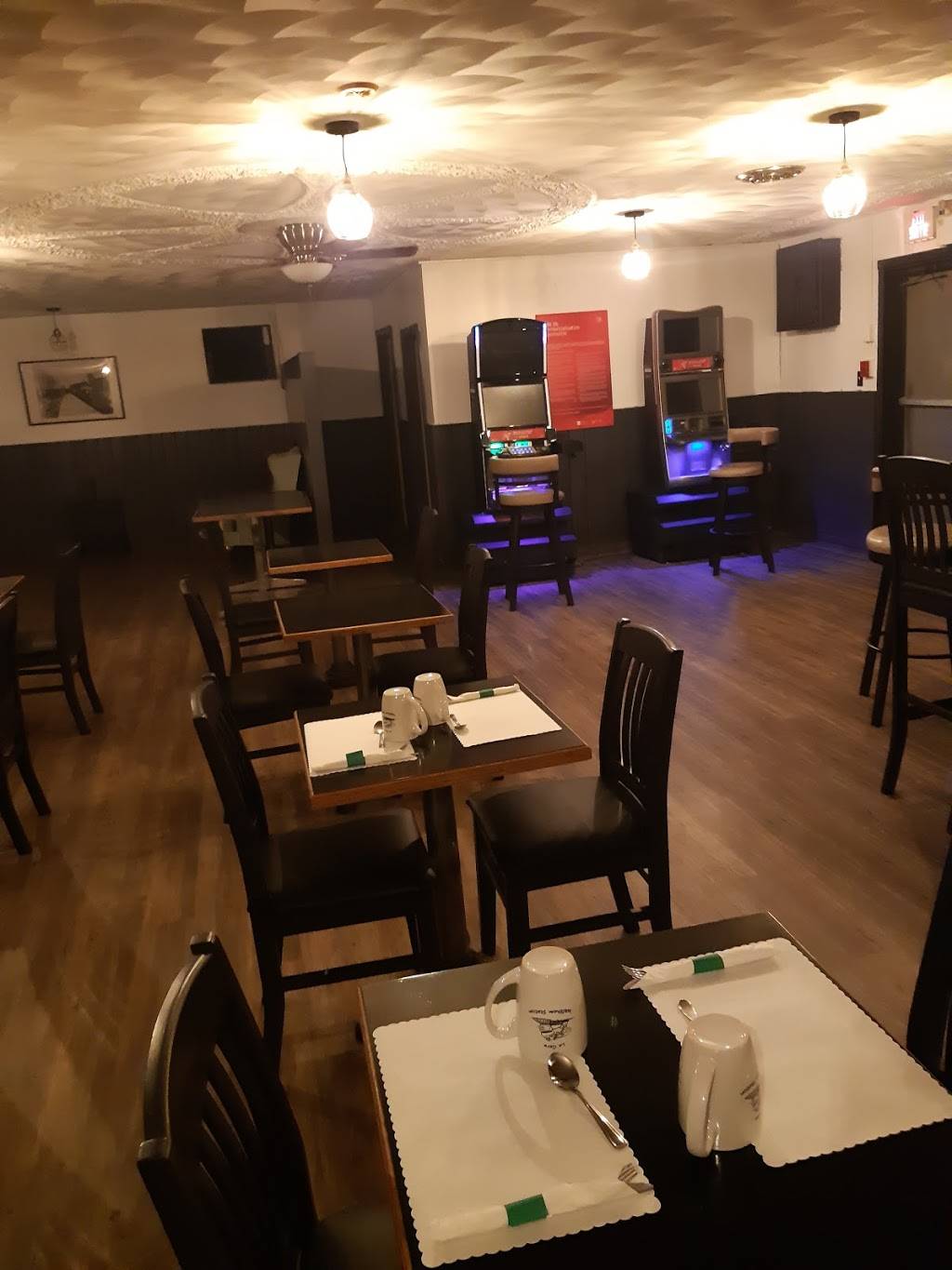 La Gare Waltham Station | restaurant | 512 Boul. de Waltham, QC-148, Waltham, QC J0X 3H0, Canada | 8196895161 OR +1 819-689-5161