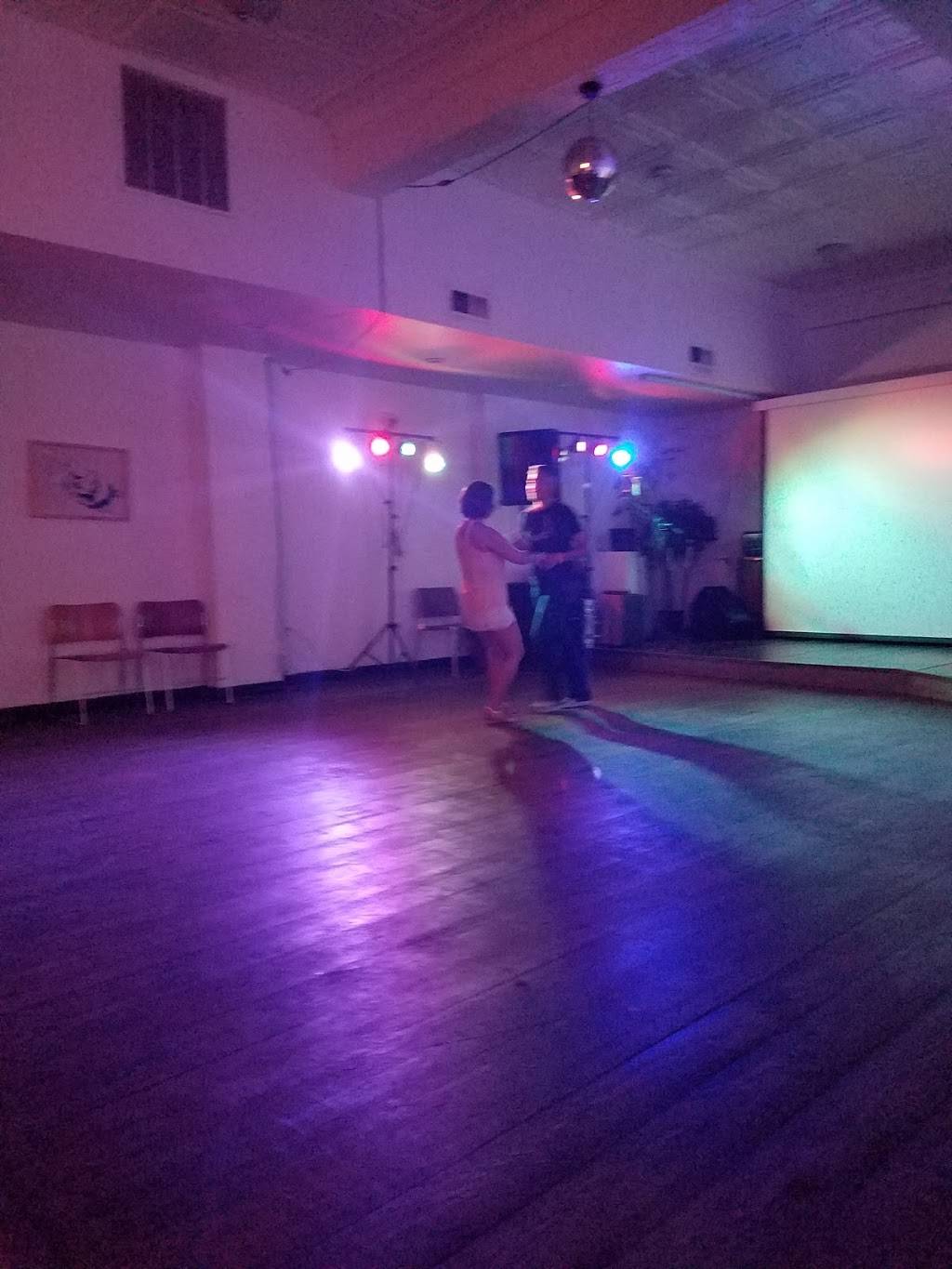 Crown Fried Chicken | restaurant | 45 Hamilton St, Southbridge, MA 01550, USA | 5087646363 OR +1 508-764-6363