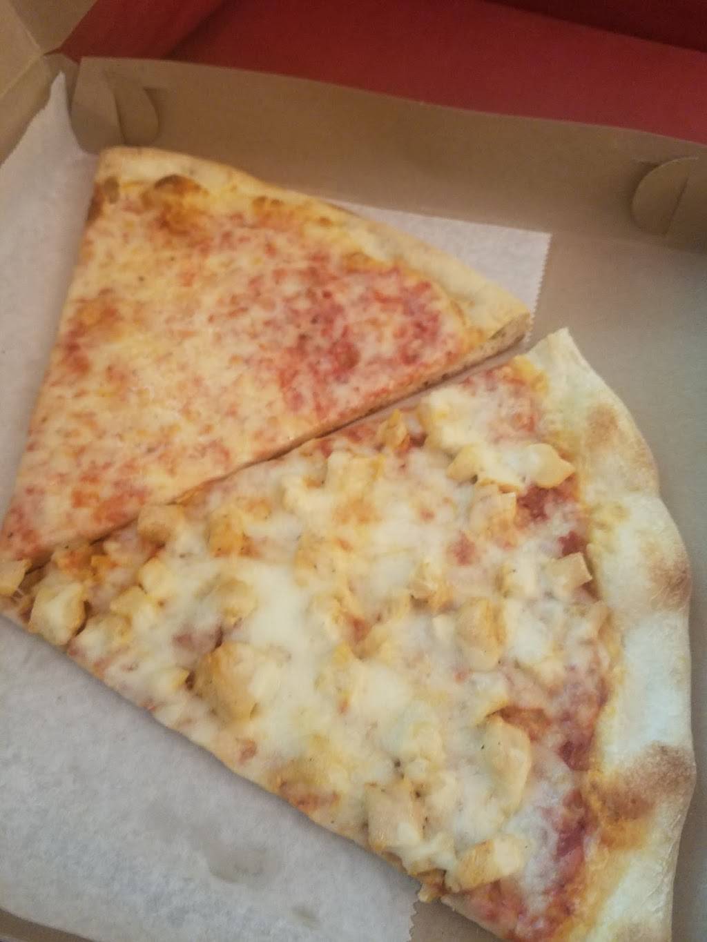 Fortunatos Pizza | restaurant | 578 Cranbrook Rd, Cockeysville, MD 21030, USA | 4106671340 OR +1 410-667-1340