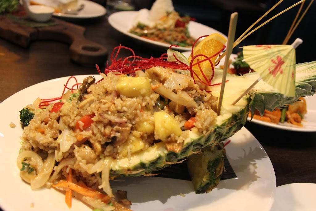 Chiang Mai | restaurant | 84 Park Lawn Rd, Etobicoke, ON M8Y 0B6, Canada | 6477488424 OR +1 647-748-8424