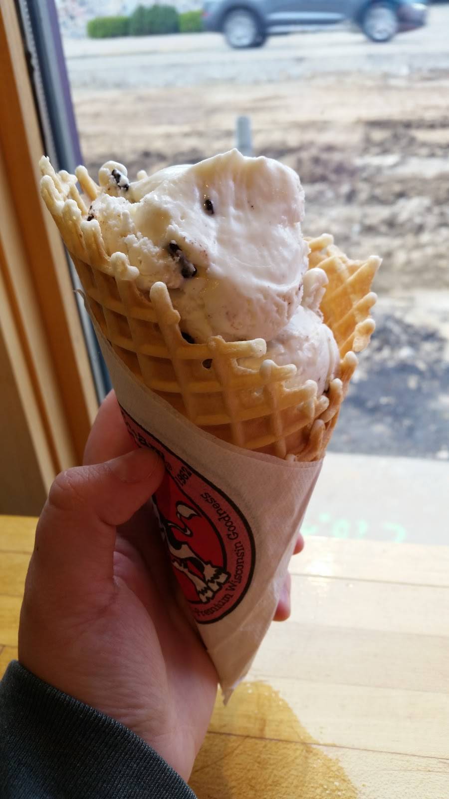 Chocolate Shoppe Ice Cream Co. | restaurant | 1925 Monroe St #120, Madison, WI 53711, USA | 6082306259 OR +1 608-230-6259