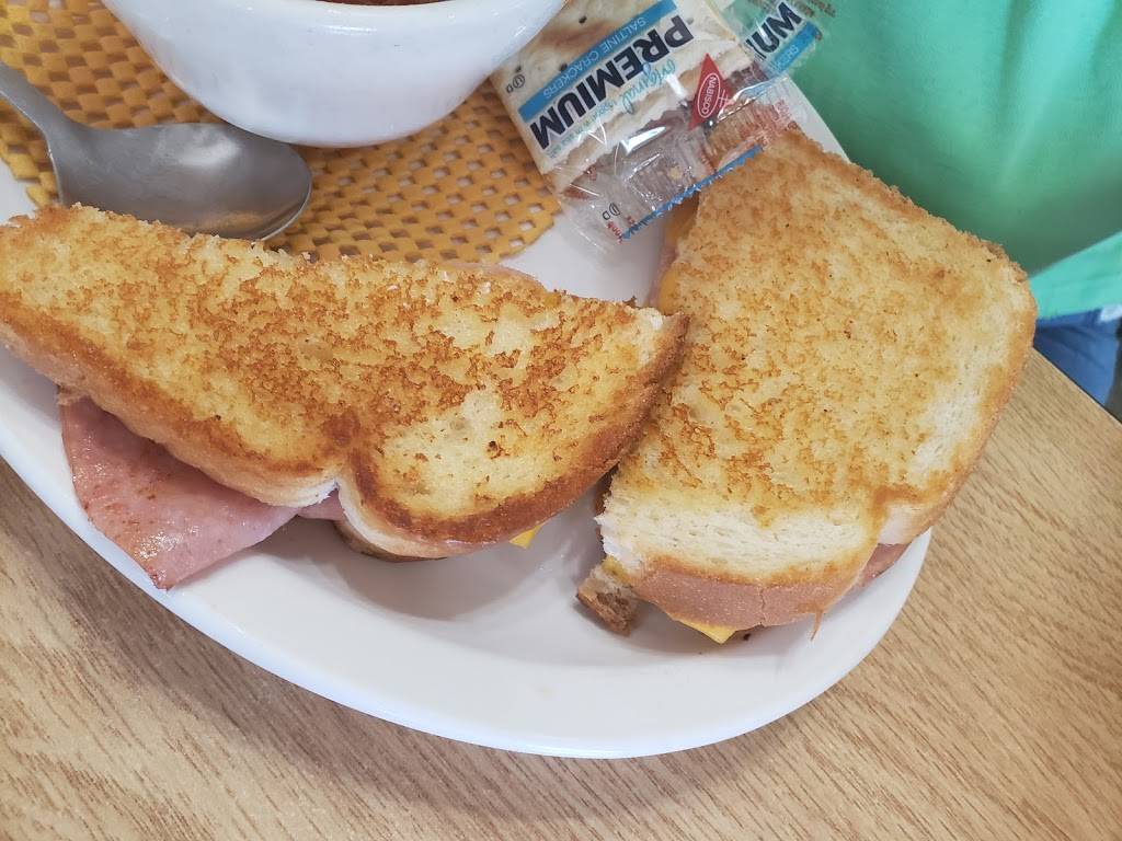 Bobbies Kitchen | restaurant | 1202 S 6th St, Brainerd, MN 56401, USA | 2188250626 OR +1 218-825-0626