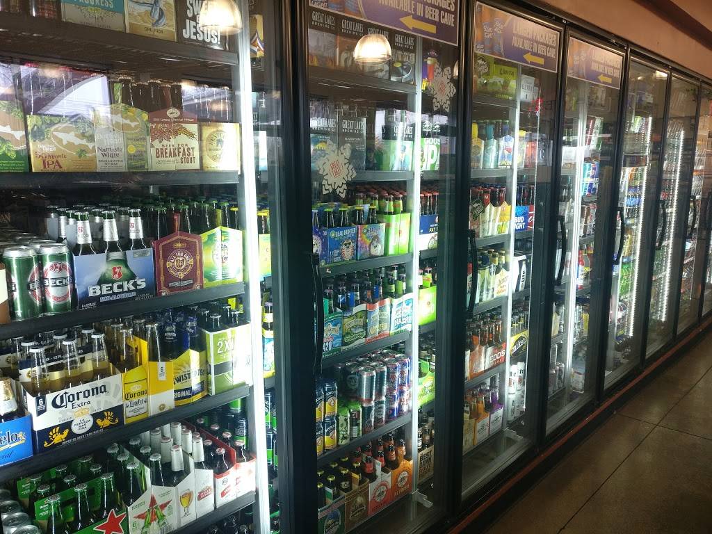 Rocky River Sunmart | meal takeaway | 20045 Lake Rd, Cleveland, OH 44116, USA | 4403316400 OR +1 440-331-6400