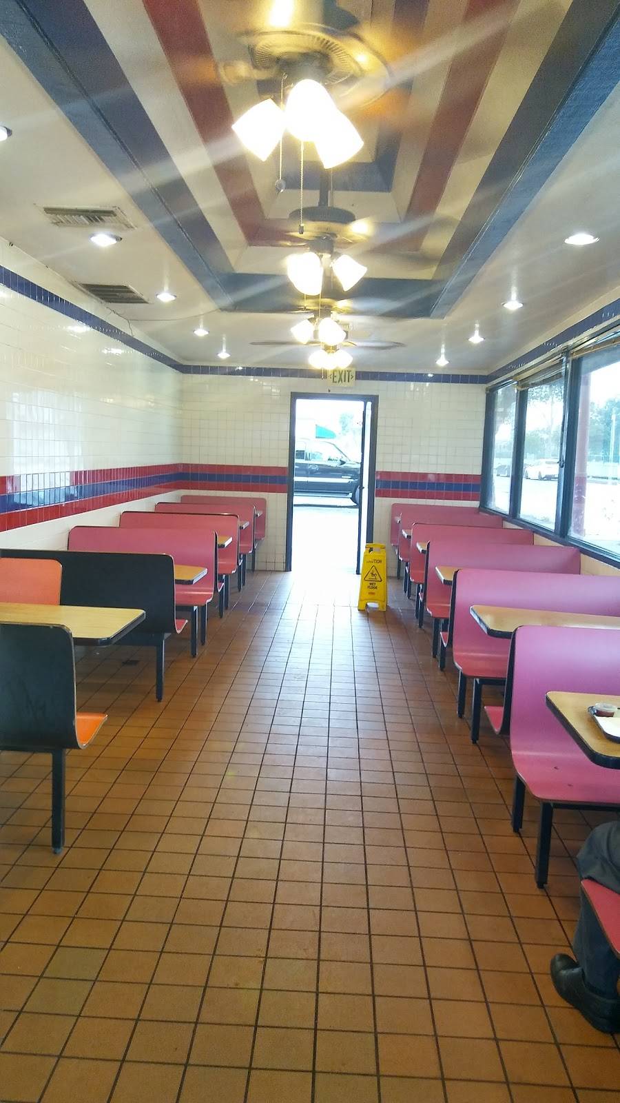 Louis Burgers | restaurant | 308 E Compton Blvd, Compton, CA 90221, USA | 3106375263 OR +1 310-637-5263