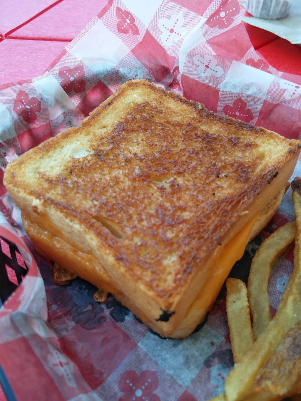 Red Barn Milk Company | restaurant | 392 NJ-31, Ringoes, NJ 08551, USA | 6094666455 OR +1 609-466-6455