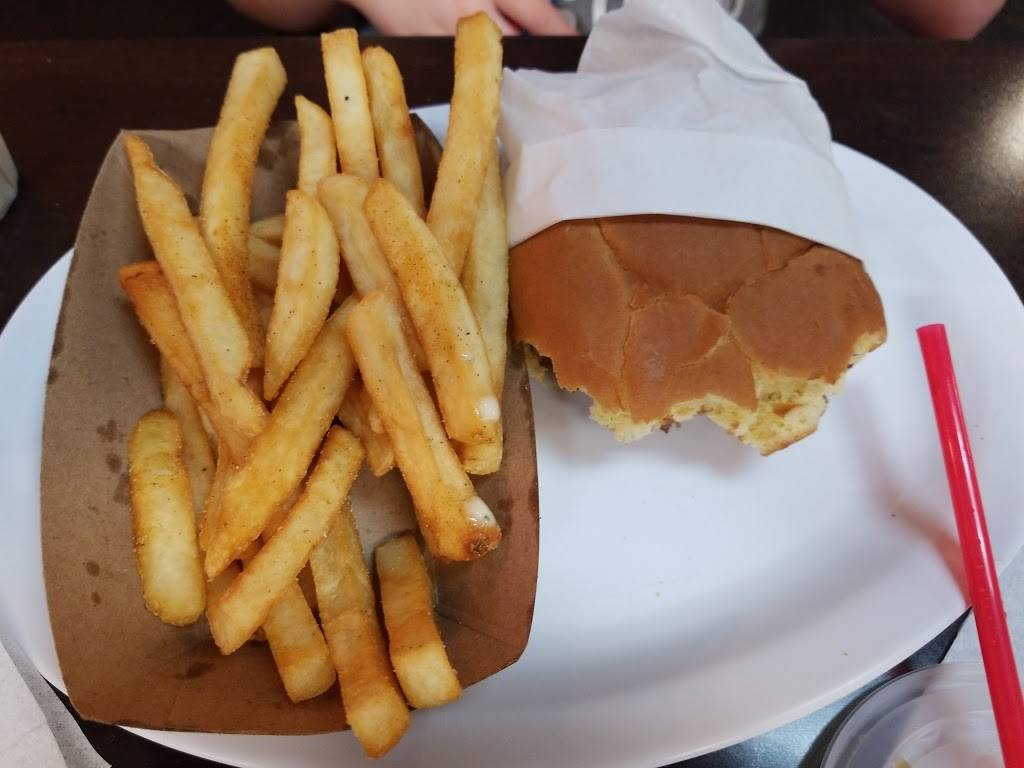 Fabulous Burgers | restaurant | 3004 Airport Dr, Bakersfield, CA 93308, USA | 6613999209 OR +1 661-399-9209