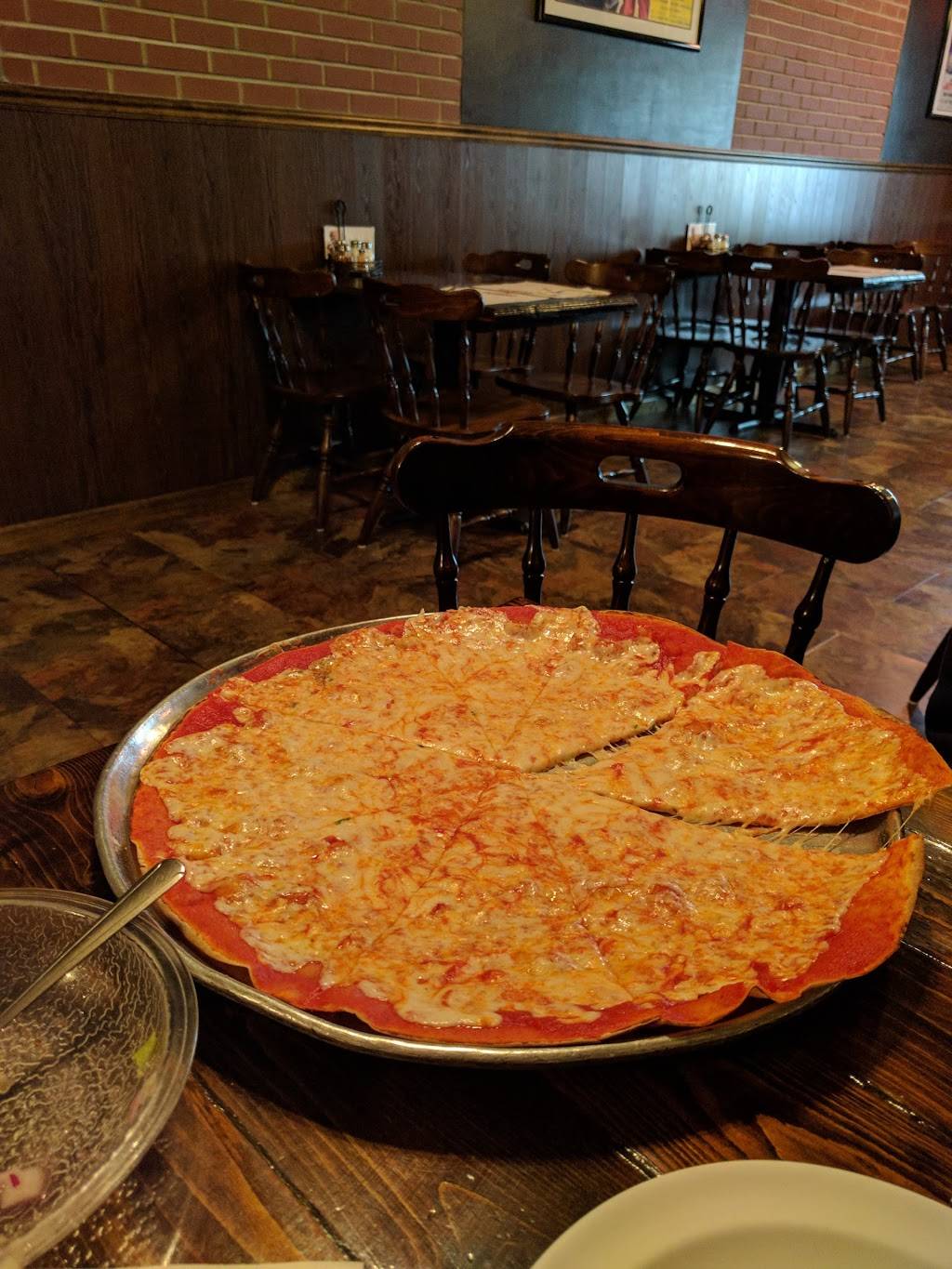 Eddies Pizza | restaurant | 2048 Hillside Avenue, New Hyde Park, NY 11040, USA | 5163549780 OR +1 516-354-9780