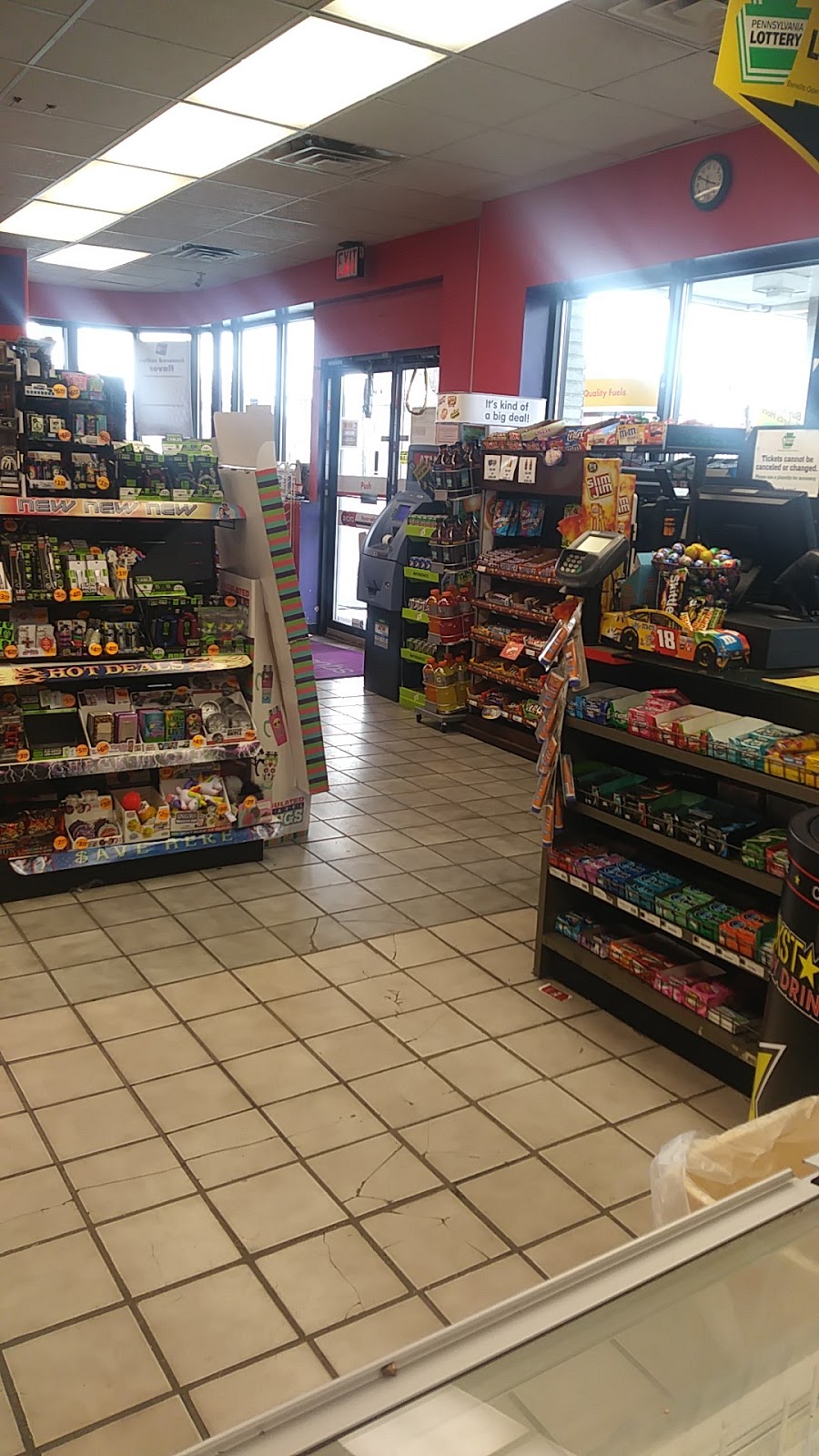 Fresh Hills Market | restaurant | 249 S Broadway, Wind Gap, PA 18091, USA | 6108637017 OR +1 610-863-7017