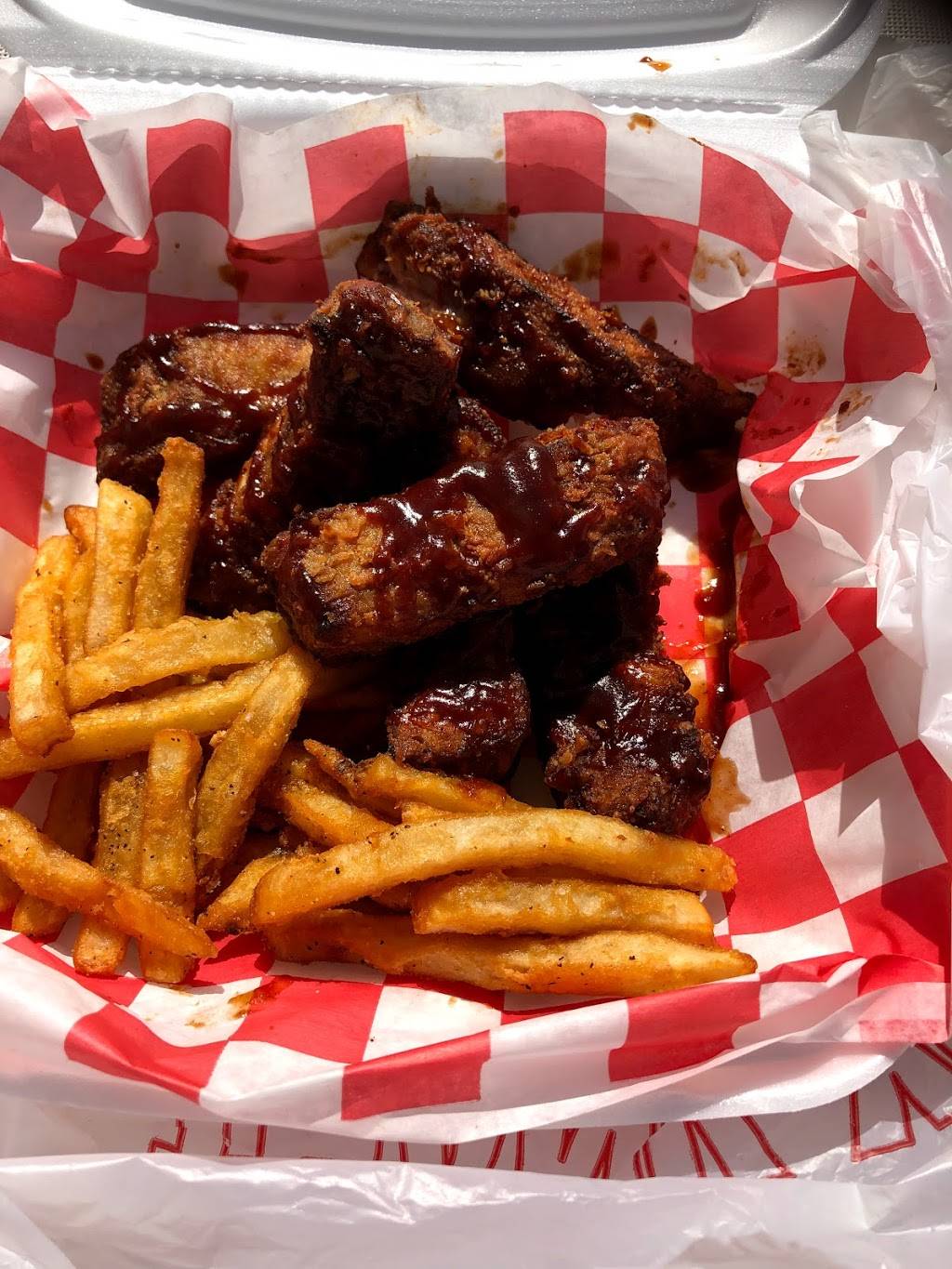 Fannys Fried Chicken | restaurant | 111 E Central Blvd, Cape Canaveral, FL 32920, USA | 3216130077 OR +1 321-613-0077