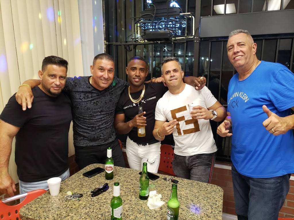 La Estrella Café & Restaurant | meal delivery | 8074 NW 103rd St, Hialeah Gardens, FL 33016, USA | 3055575501 OR +1 305-557-5501