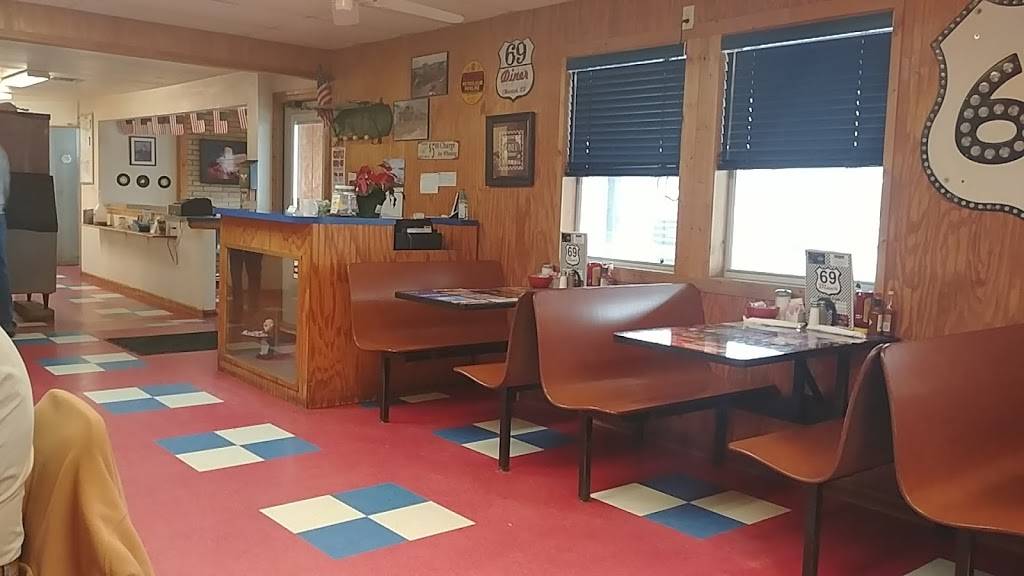 69 Diner | restaurant | 722 N Broadway St, Checotah, OK 74426, USA | 9184735144 OR +1 918-473-5144