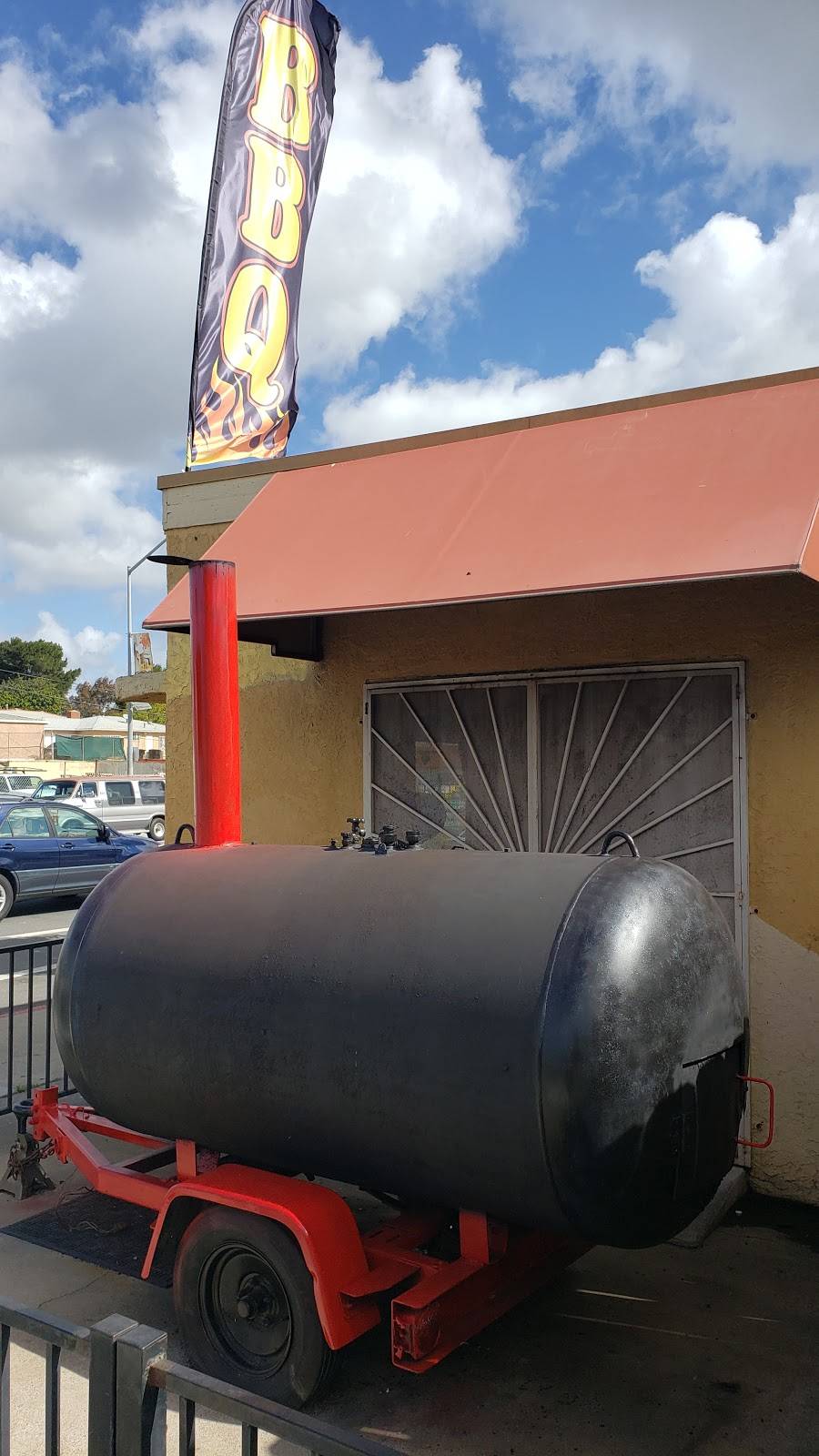 Bowlegged B.B.Q | restaurant | 4255 Market St, San Diego, CA 92102, USA | 6193017105 OR +1 619-301-7105