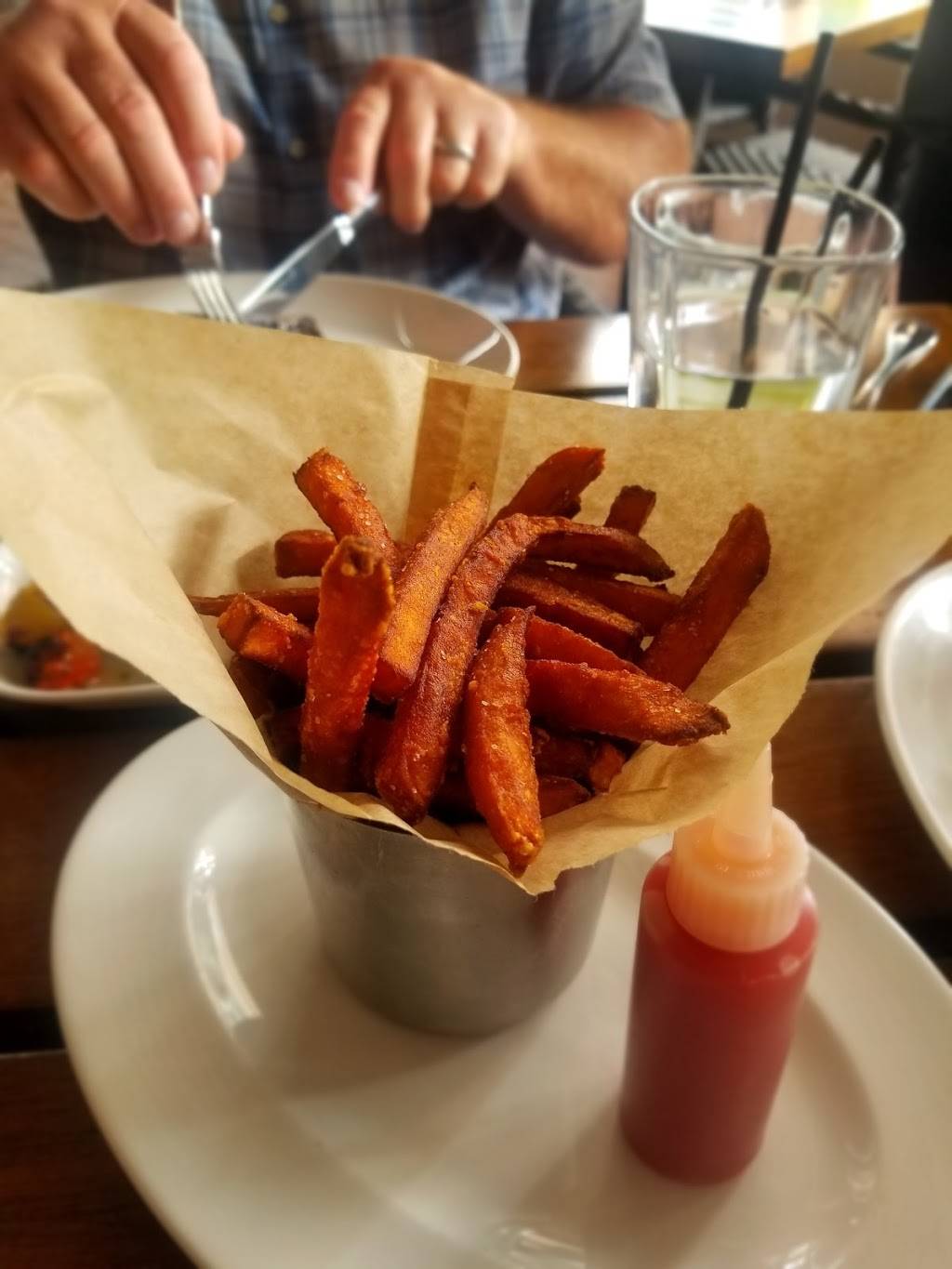 Del Friscos Grille | restaurant | 154 E 3rd St, Fort Worth, TX 76102, USA | 8178879900 OR +1 817-887-9900