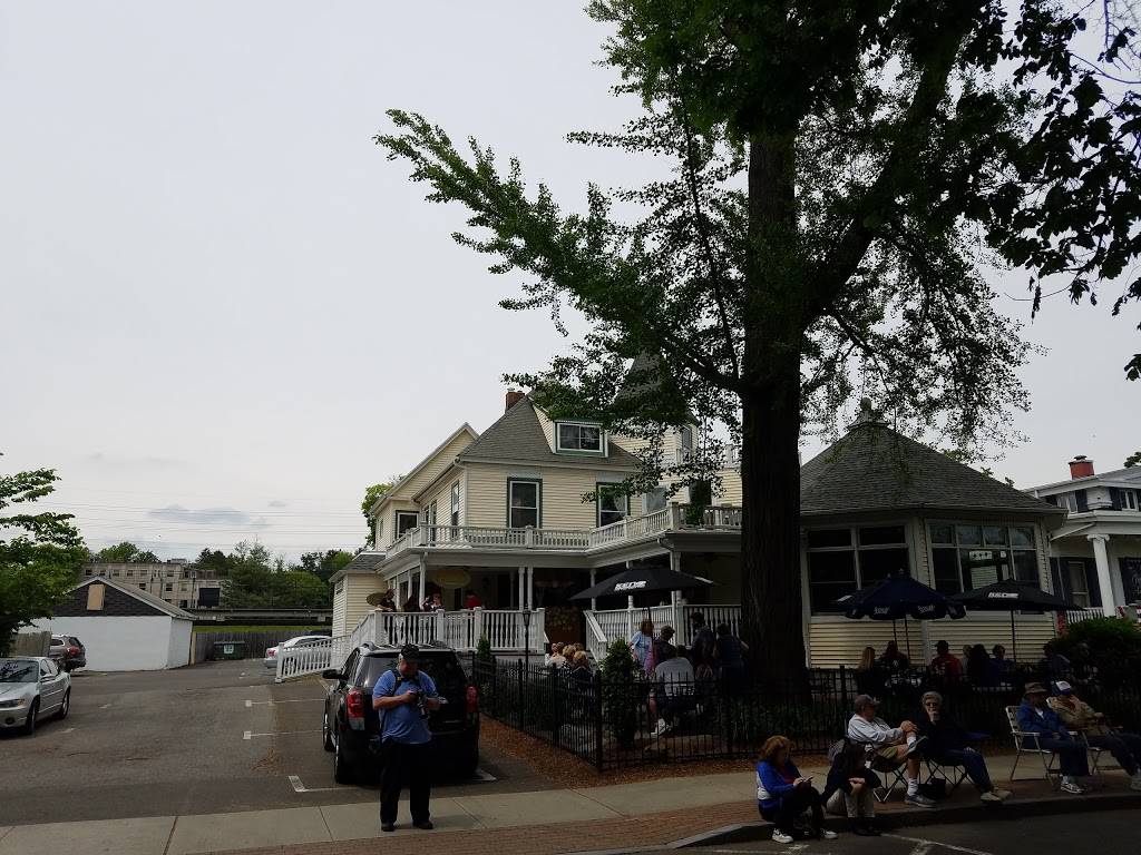 Rainbow Gardens | restaurant | 117 Broad St, Milford, CT 06460, USA | 2038782500 OR +1 203-878-2500