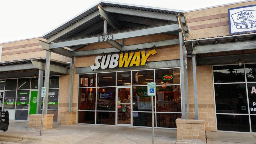 Subway Restaurants | restaurant | 1923 E 7th St #150, Austin, TX 78702, USA | 5124959539 OR +1 512-495-9539