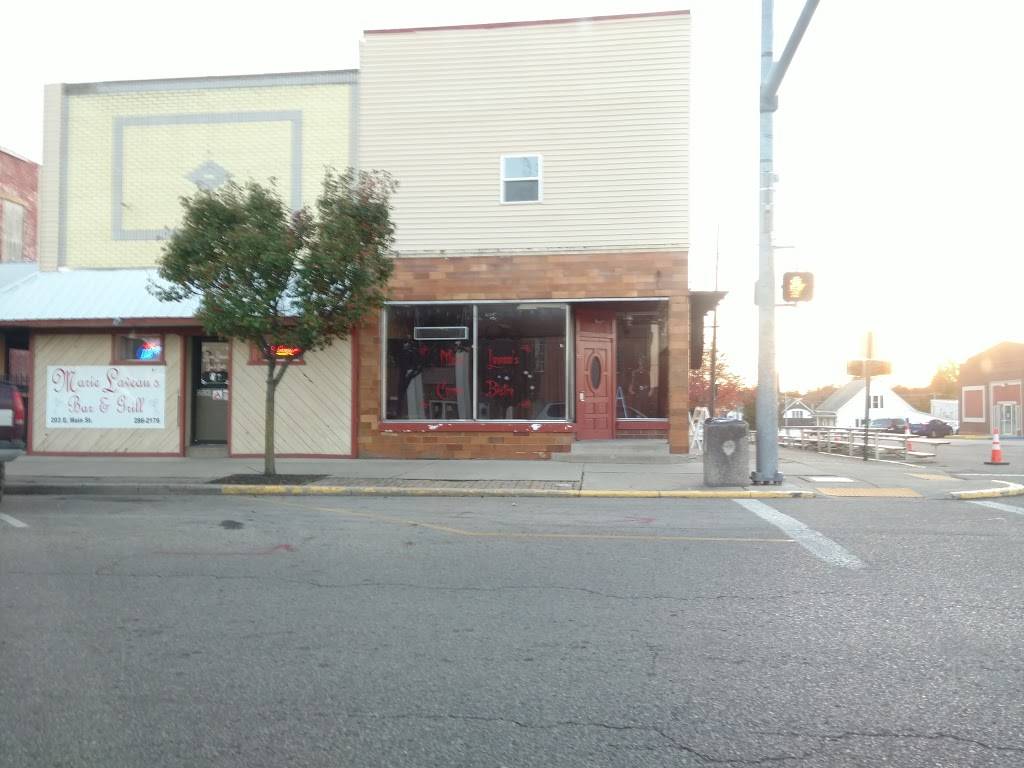 Marie Laveaus Bar & Grill | restaurant | 1715, 203 Main St, Jackson, OH 45640, USA | 7402862176 OR +1 740-286-2176