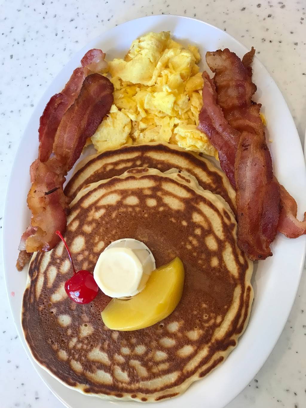 Tams Burgers | restaurant | 5639 Mission Boulevard, Riverside, CA 92509, USA | 9516824172 OR +1 951-682-4172