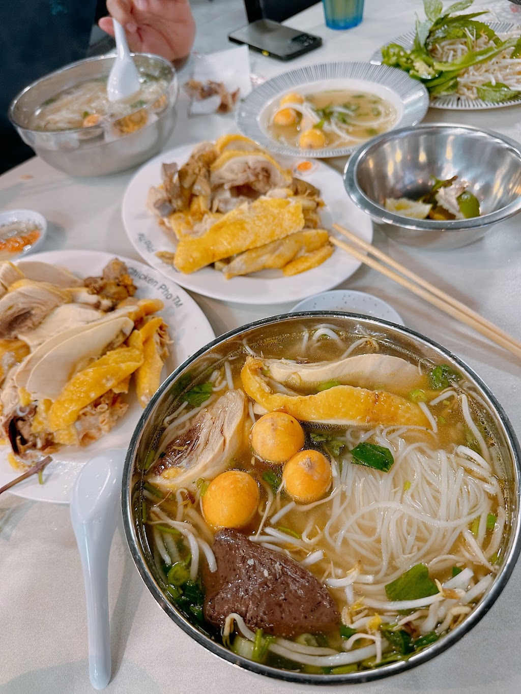Phở Gà Vàng | restaurant | 6767 Wilson Blvd, Falls Church, VA 22044, USA | 7036362225 OR +1 703-636-2225