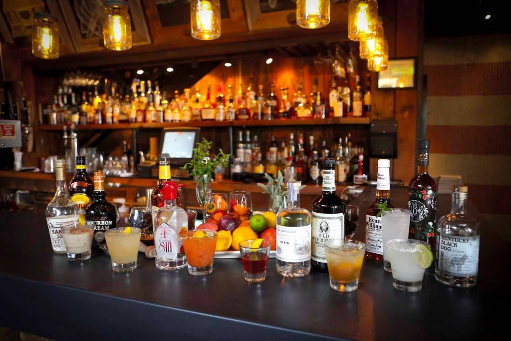 Hendricks BBQ | restaurant | 1200 S Main St, St Charles, MO 63301, USA | 6367248600 OR +1 636-724-8600