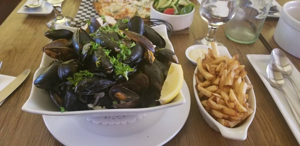 Bistro LAlsacien | restaurant | 240 Rue Sainte-Marie, La Prairie, QC J5R 1G2, Canada | 4509074250 OR +1 450-907-4250