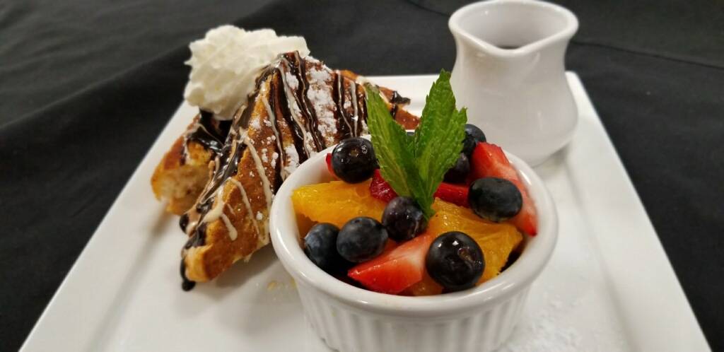 LevelOne Restraunt | restaurant | 123 E Wisconsin Ave, Neenah, WI 54956, USA | 9207258441 OR +1 920-725-8441