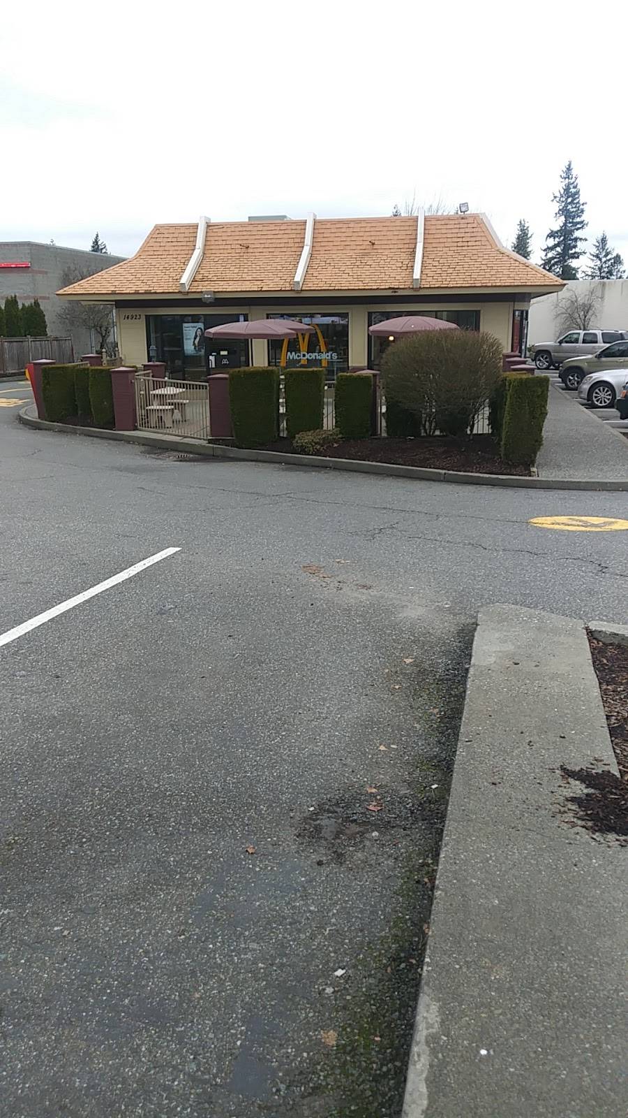 McDonalds | meal takeaway | 14923 Hwy 99, Lynnwood, WA 98037, USA | 4257433560 OR +1 425-743-3560