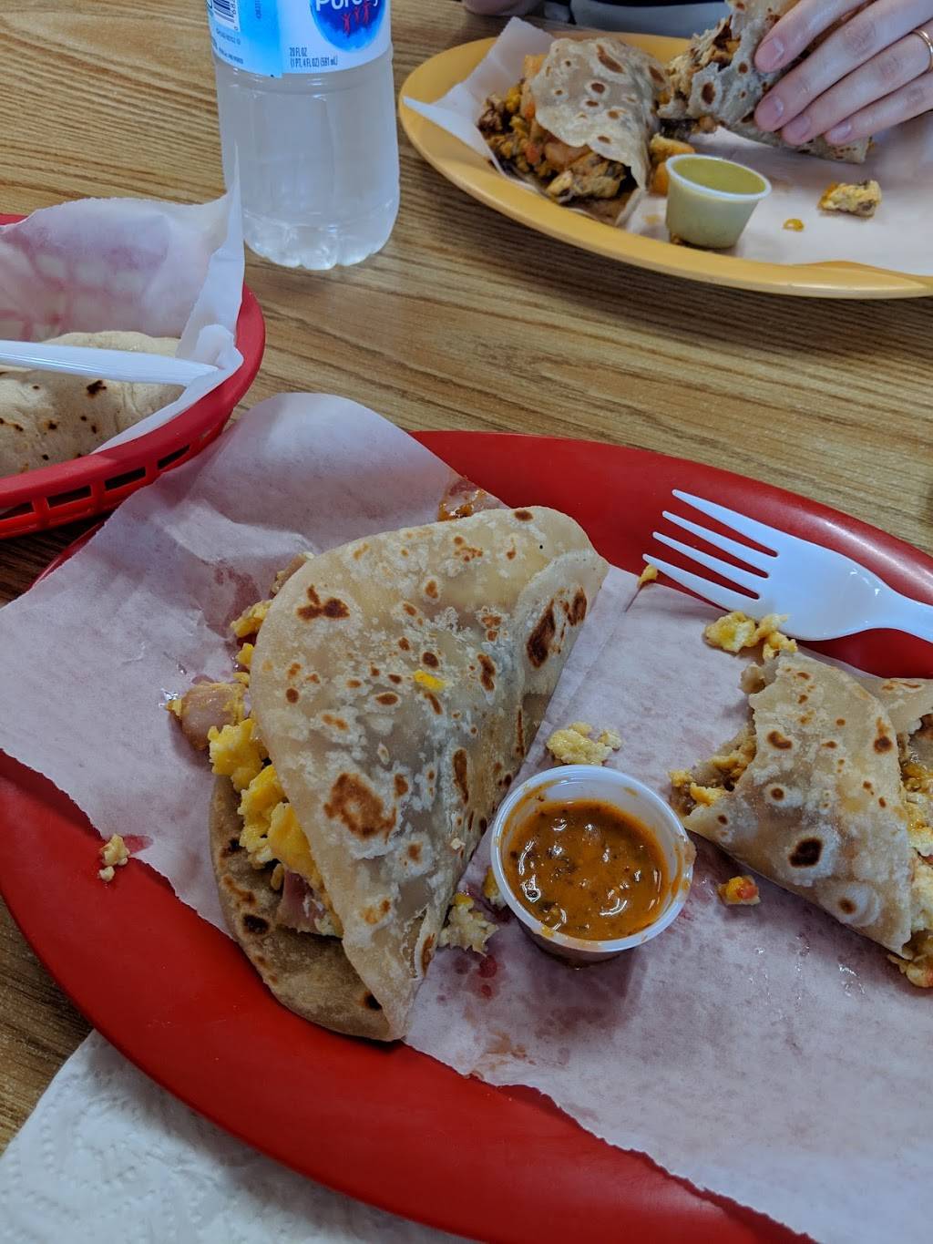 Taqueria Monchys | restaurant | 719 Telephone Rd, Houston, TX 77023, USA | 7139262900 OR +1 713-926-2900