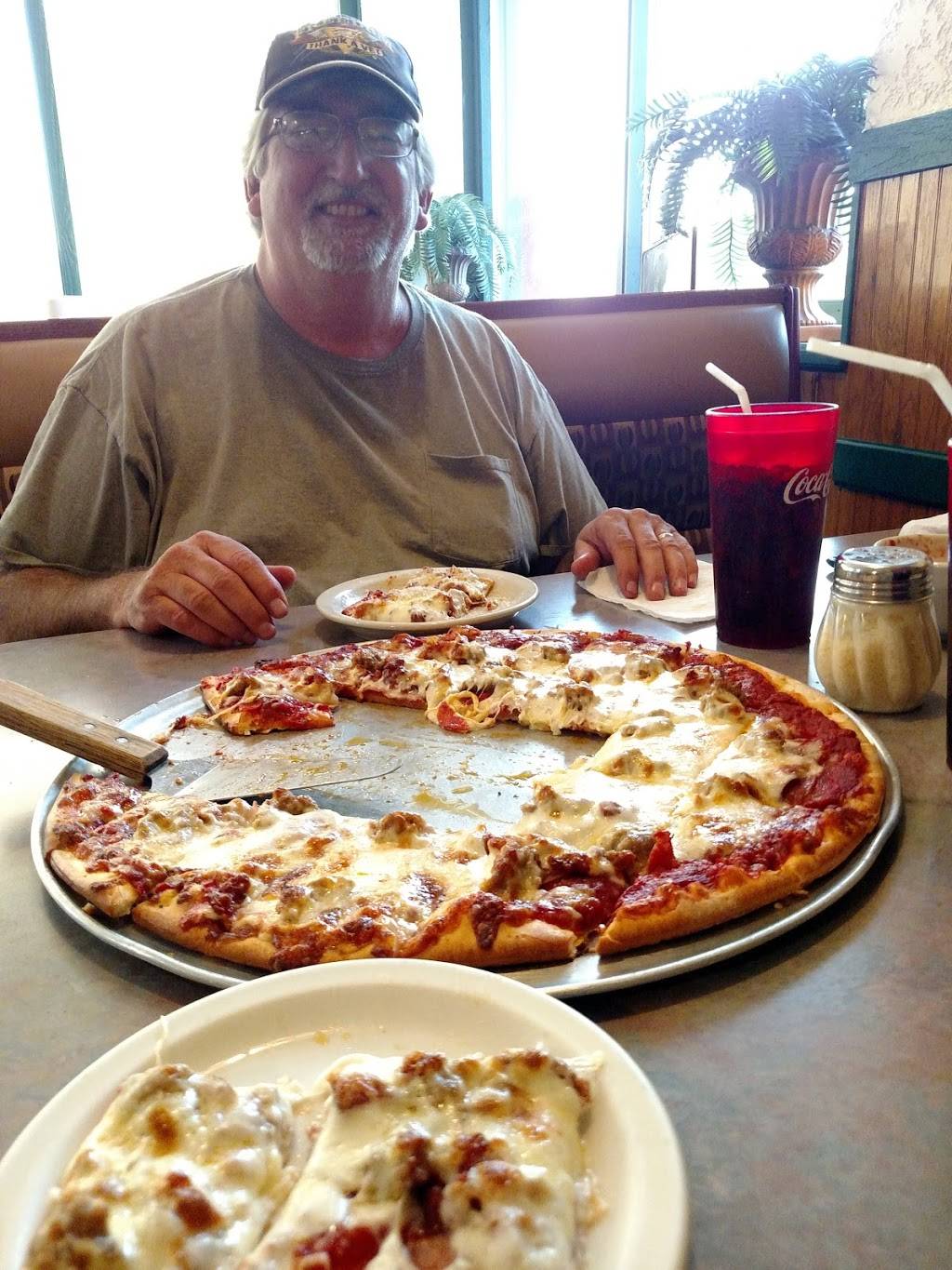 Pizza Man | restaurant | 1602 Tower Ave, Superior, WI 54880, USA | 7153949100 OR +1 715-394-9100