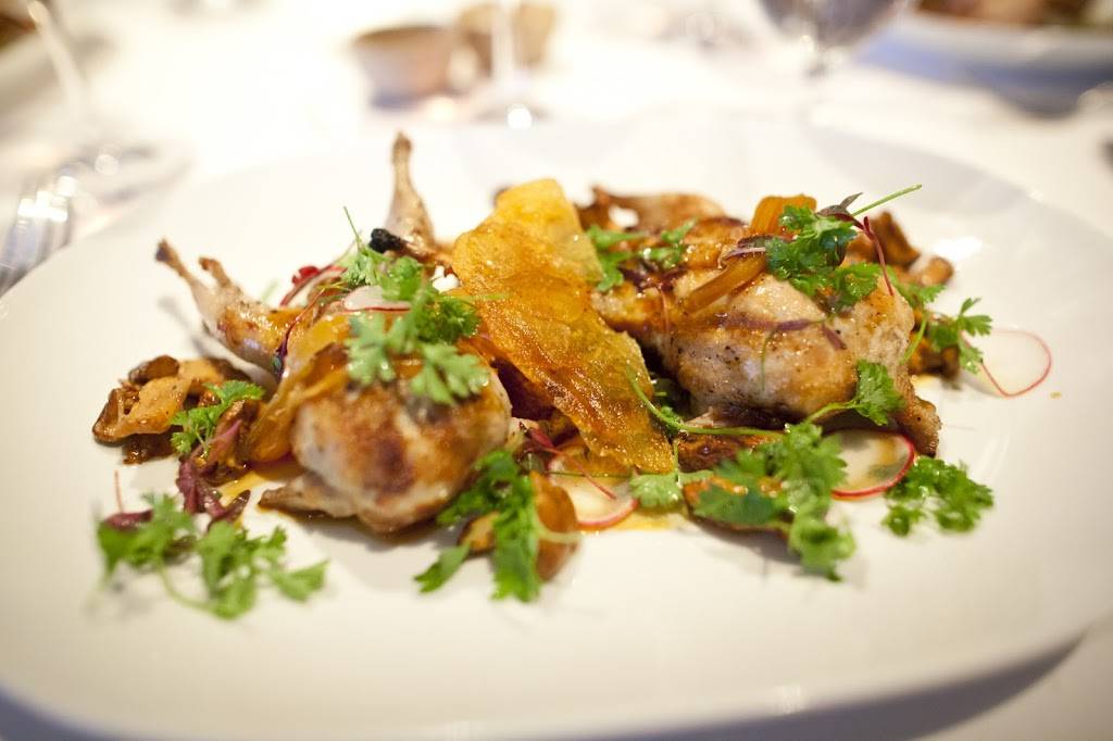 The Village Pub | restaurant | 2967 Woodside Rd, Woodside, CA 94062, USA | 6508519888 OR +1 650-851-9888