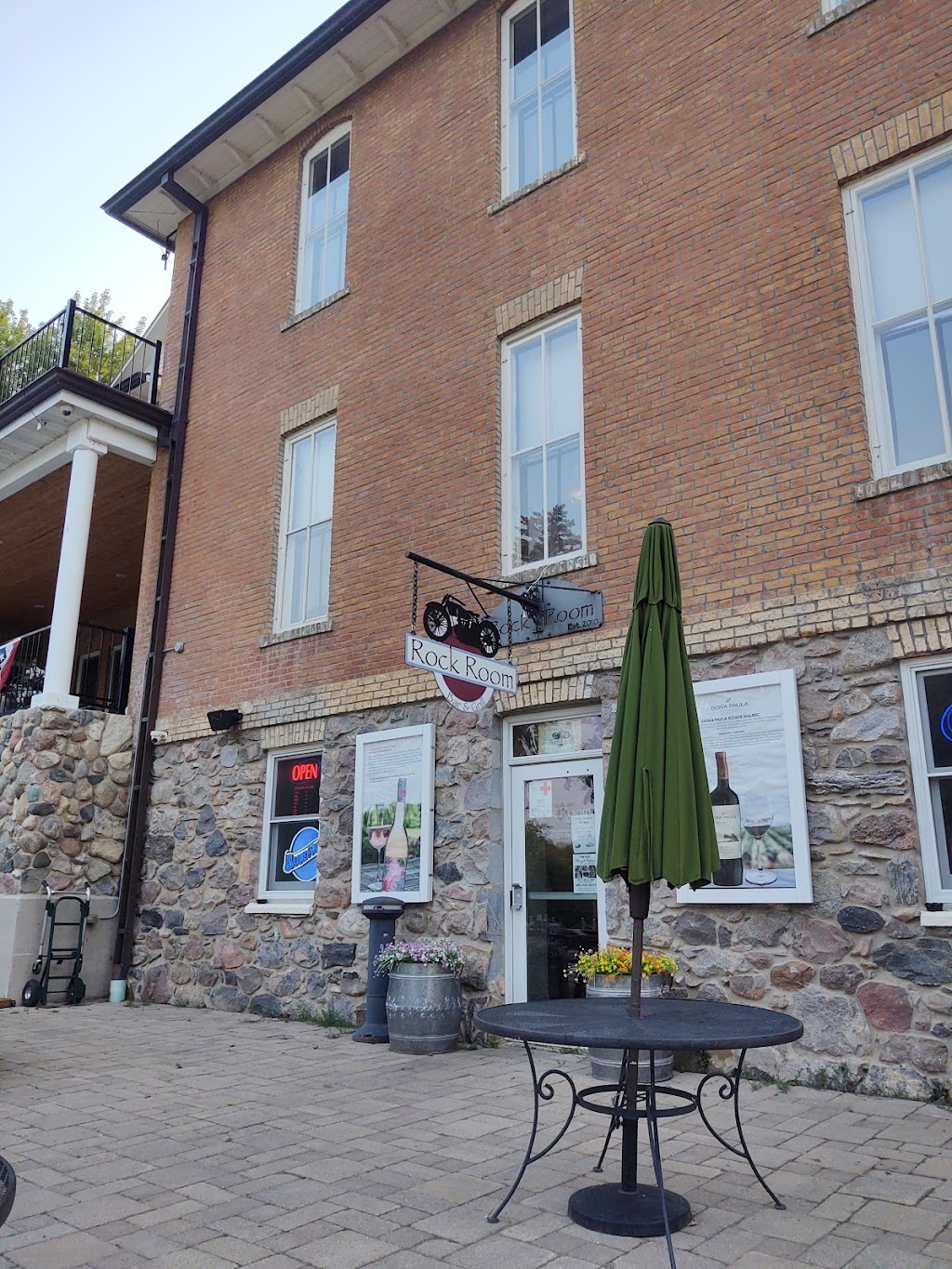 Rock Room Bar and Grill | restaurant | 1312 Coteau St, Gary, SD 57237, USA | 6052728888 OR +1 605-272-8888