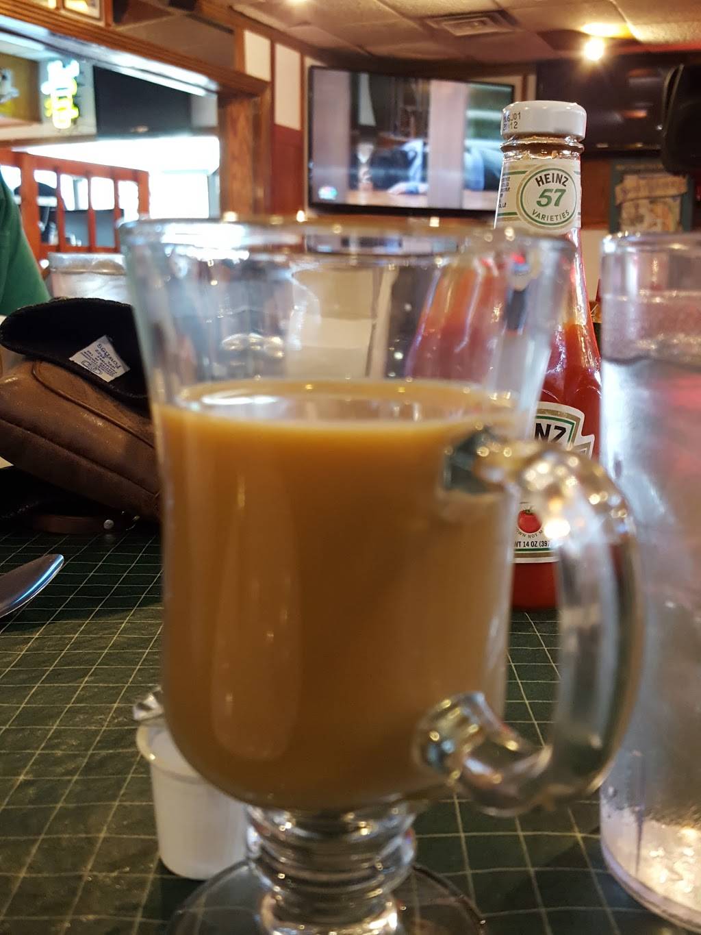 Flanagans Bar & Grill | night club | 3201 Buckley Rd, North Chicago, IL 60064, USA | 8476899062 OR +1 847-689-9062