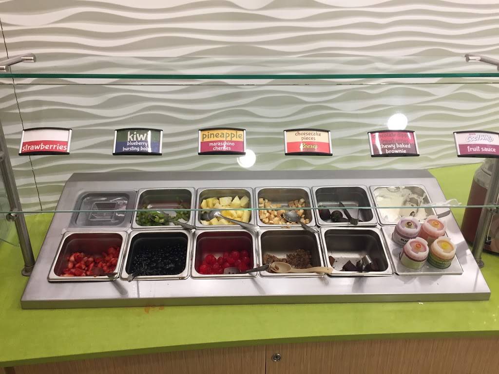 Menchies Frozen Yogurt | bakery | 10965 Lavender Hill Dr, Las Vegas, NV 89135, USA | 7028881193 OR +1 702-888-1193