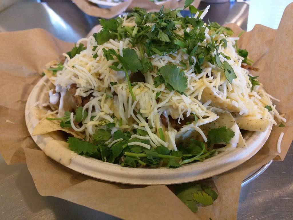 QDOBA Mexican Eats | restaurant | 16971 Newburgh Rd, Livonia, MI 48152, USA | 7344322011 OR +1 734-432-2011