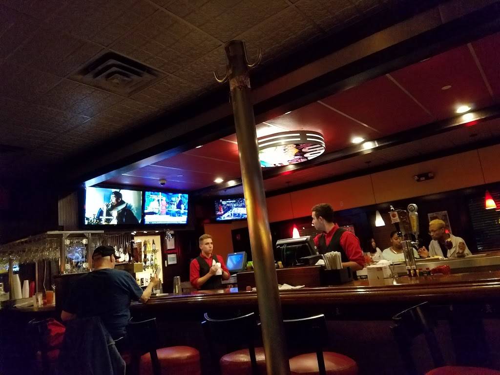 TGI Fridays | restaurant | 335 Union St, Waterbury, CT 06706, USA | 2035918800 OR +1 203-591-8800