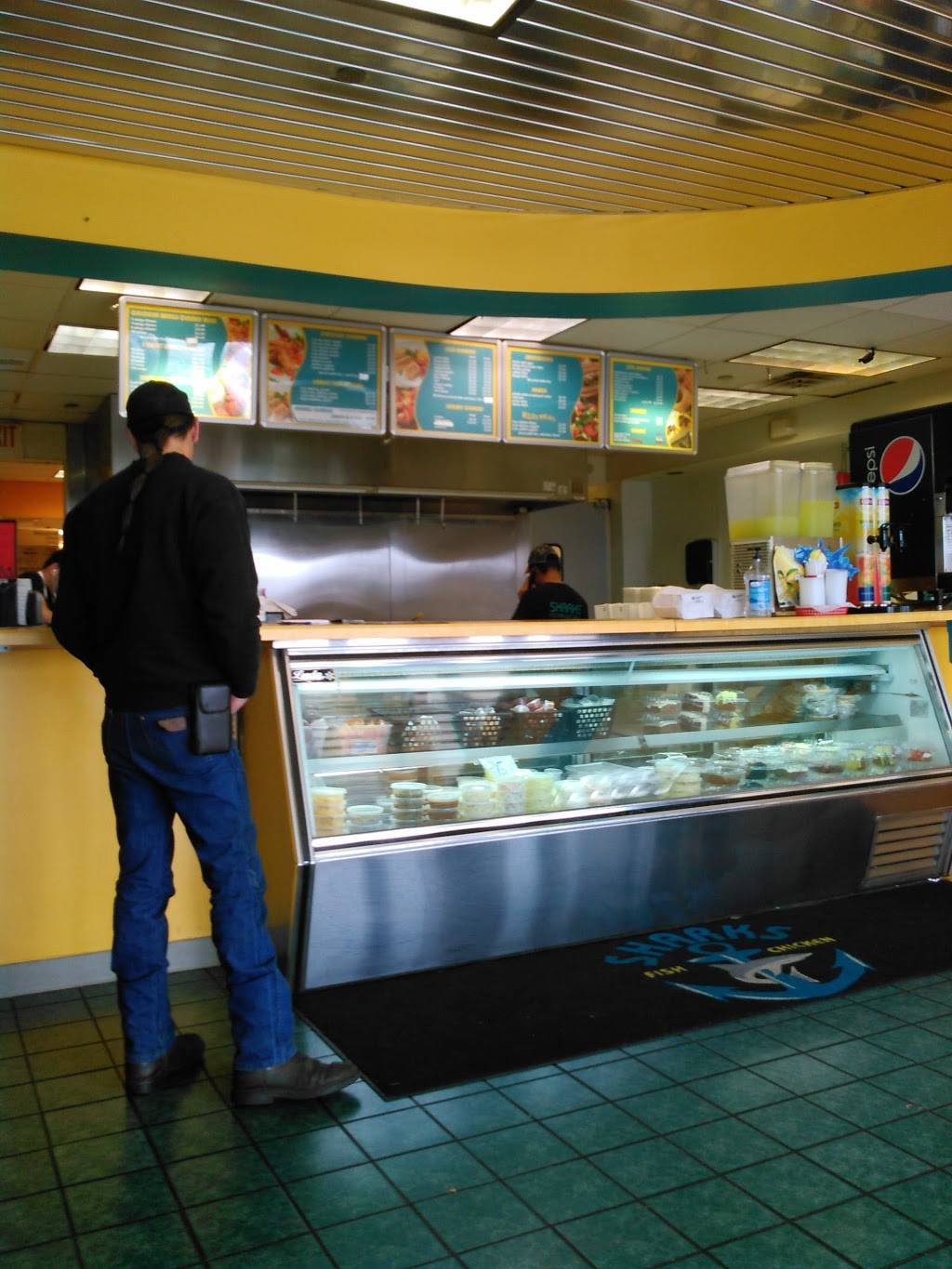 Sharks Fish & Chicken | restaurant | 5256 Salem Ave, Trotwood, OH 45426, USA | 9378374166 OR +1 937-837-4166