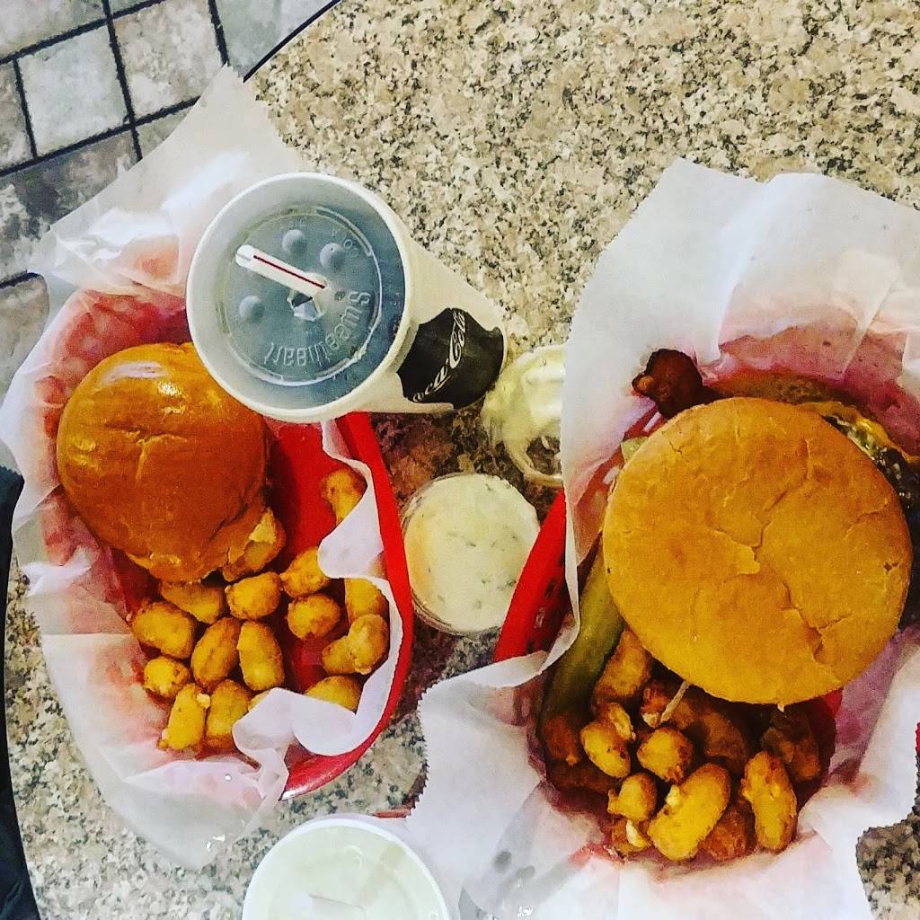 Big Deal Burgers & Custard | restaurant | 1440 S 84th St, West Allis, WI 53214, USA | 4147744000 OR +1 414-774-4000