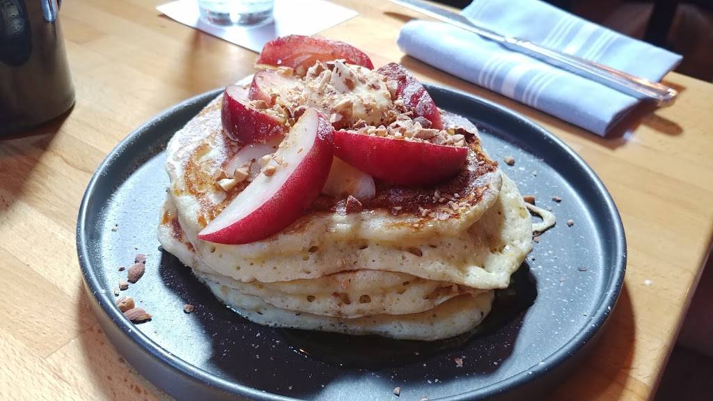 The White Bull | restaurant | 123 E Court Square, Decatur, GA 30030, USA | 4046005649 OR +1 404-600-5649