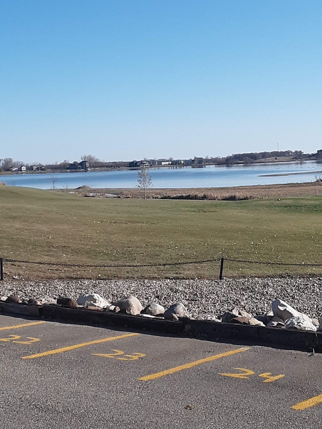 Lakes Bar and Grill | restaurant | 19A Golf Dr, Wentworth, SD 57075, USA | 6054833580 OR +1 605-483-3580