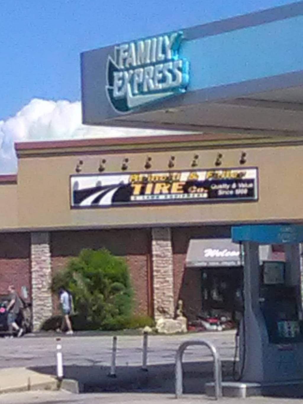 Family Express | restaurant | 1612 E Lincolnway, Valparaiso, IN 46383, USA | 2194641475 OR +1 219-464-1475